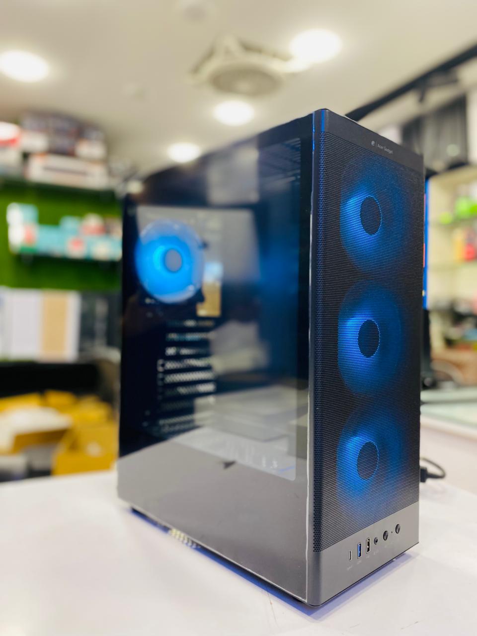 Acer Casing Max82 4 RGB Fan Black