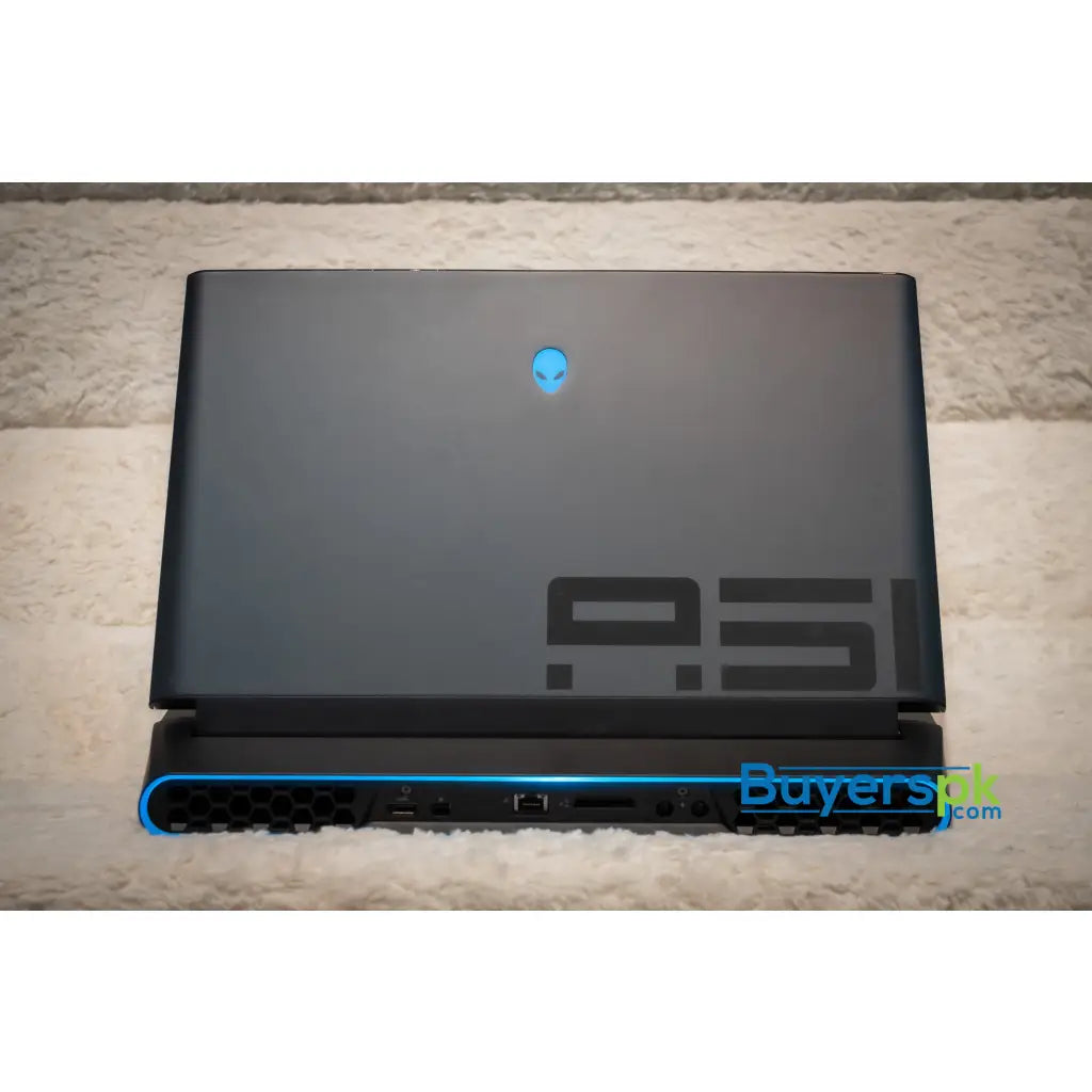 ALIENWARE AREA 51M GAMING LAPTOP 9th Gen i9-9900K 16 GB RAM 1 TB HDD + 512 GB SSD 2080 8 GB 17.3 FHD 144 Hz Win 10